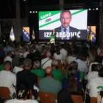 SDA RAZVALILA U CRVENOJ U TUZLI: Hiljade zelenih simpatizera okupiralo Mejdan, složni u odbrani Bosne i Hercegovine