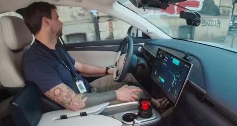 HRVATSKI ROBOTAKSI OSVAJA EVROPU: Rimčev Verne stigao u Veliku Britaniju, počela testiranja na ulicama Manchestera